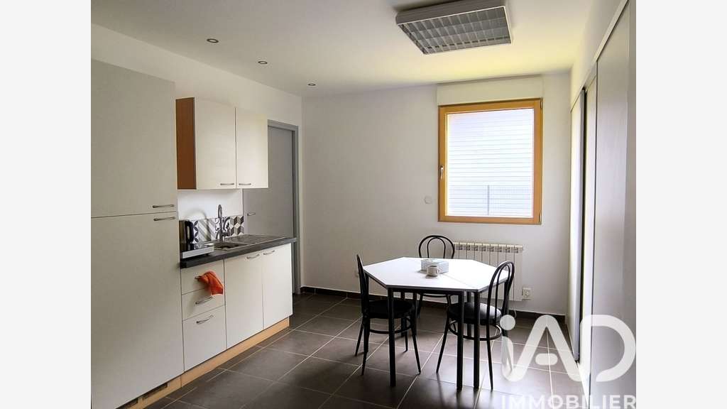 AV local d'activité 640m² La Romagne proche N249