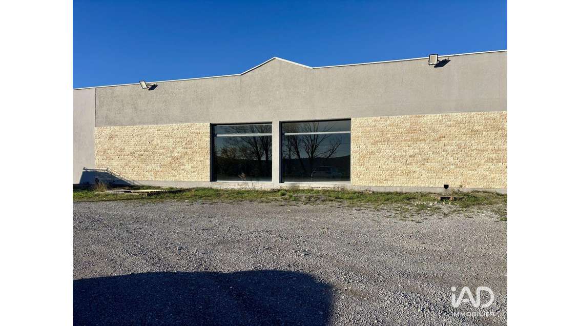 Vente local 230m² à Lachapelle-sous-Aubenas