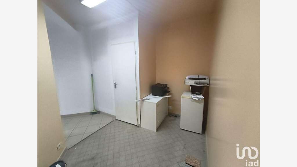 Vente  2 locaux commerciaux loués à Melle