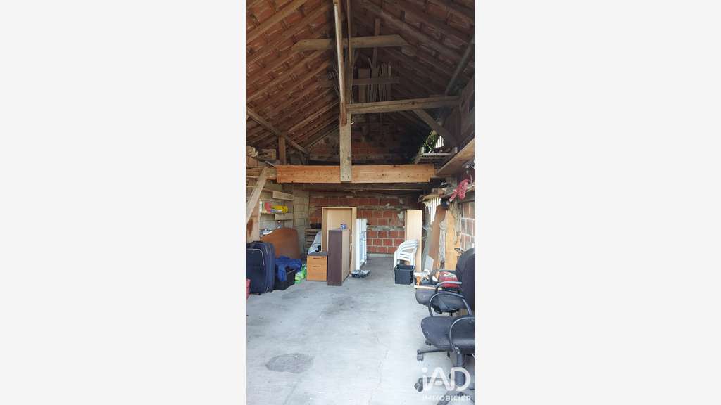 Cède ancien atelier à rénover+ garage à Montaulin