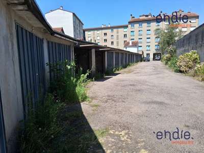 AV lot de garages clos sécurisés centre Montluçon
