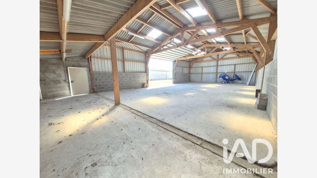 Vente Bâtiment Commercial à St-Léger-de-Montbrun