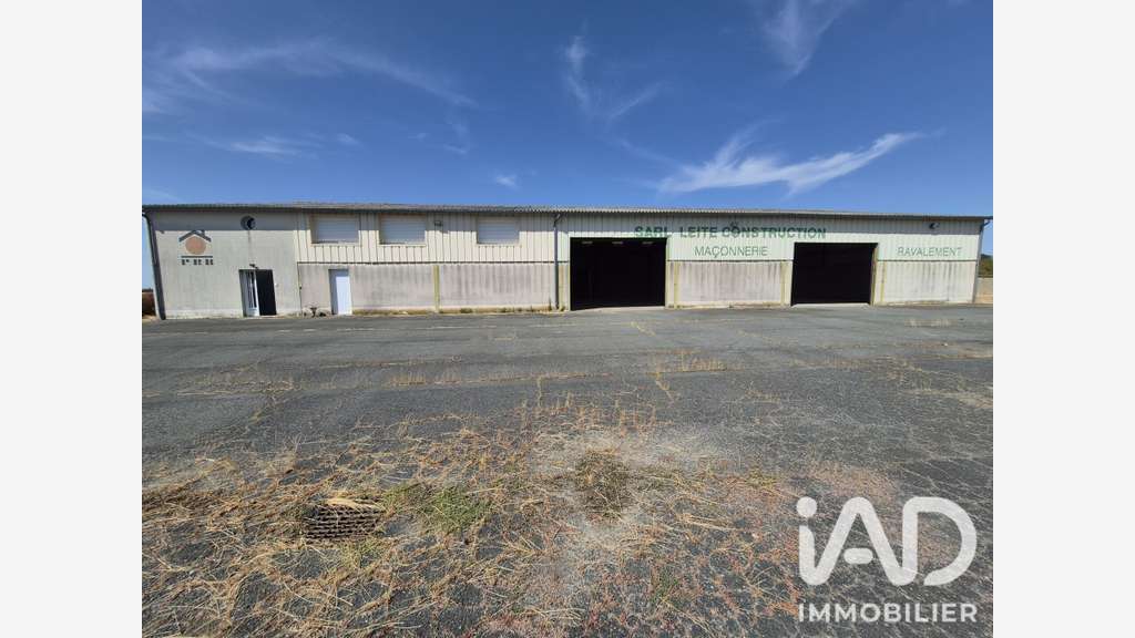 Vente Bâtiment Commercial à St-Léger-de-Montbrun
