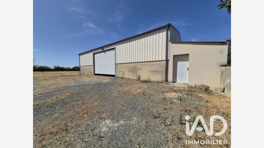Vente Bâtiment Commercial à St-Léger-de-Montbrun