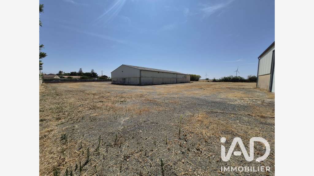 Vente Bâtiment Commercial à St-Léger-de-Montbrun