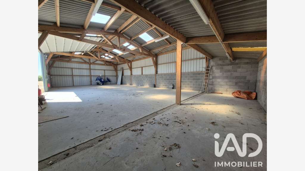 Vente Bâtiment Commercial à St-Léger-de-Montbrun