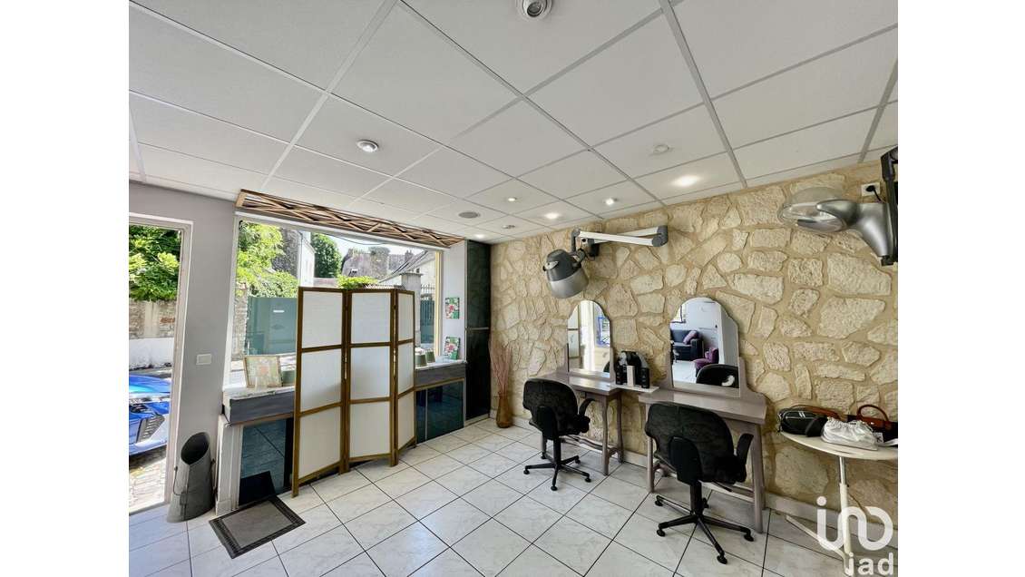 Boutique à Seine-Port