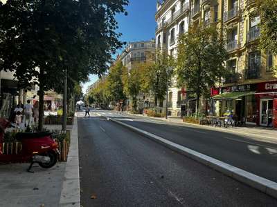 Vente local lumineux 120m² excellent état à Nice