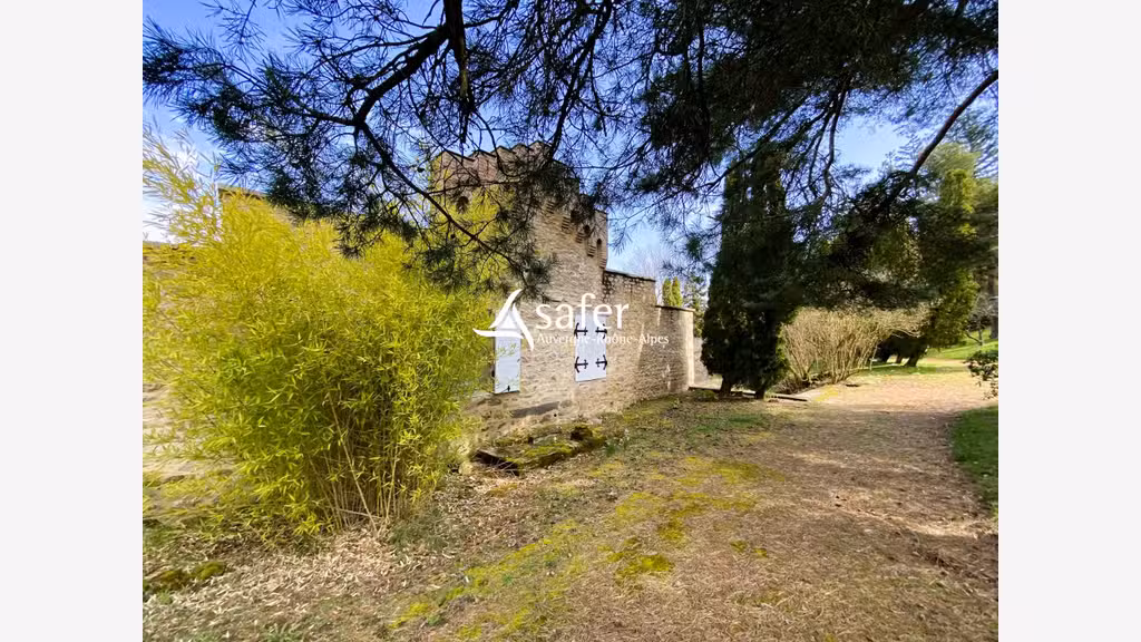 AV Château d'exception avec activité econimique 69