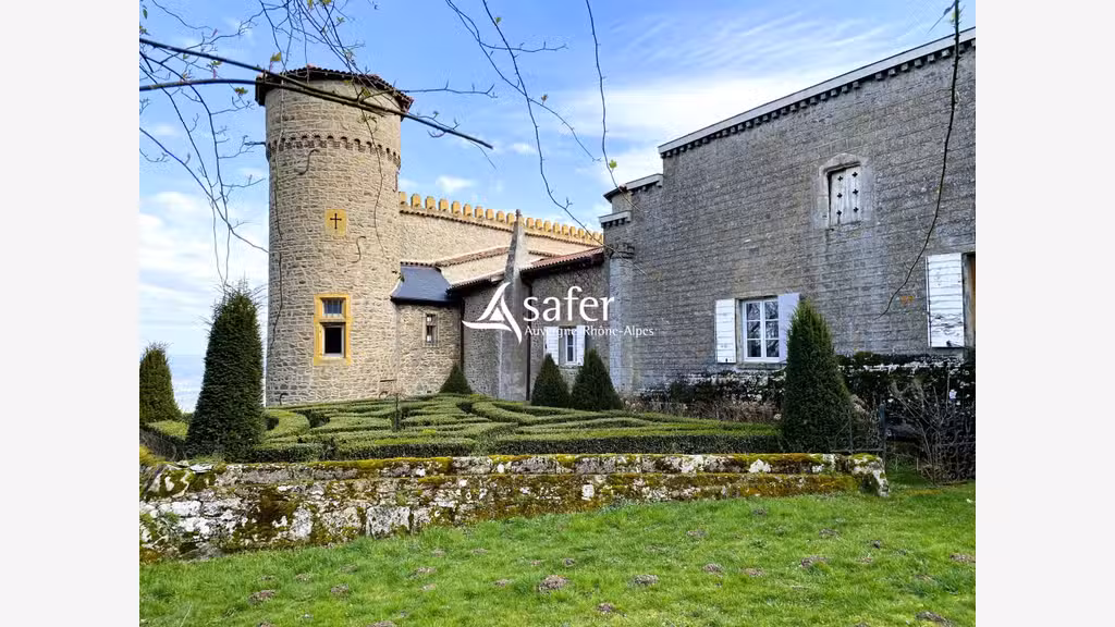 AV Château d'exception avec activité econimique 69