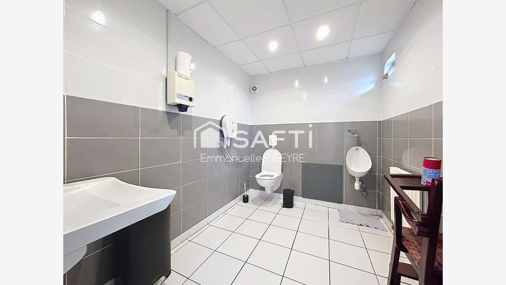 AV local 150m² emplacement de choix à Compiègne