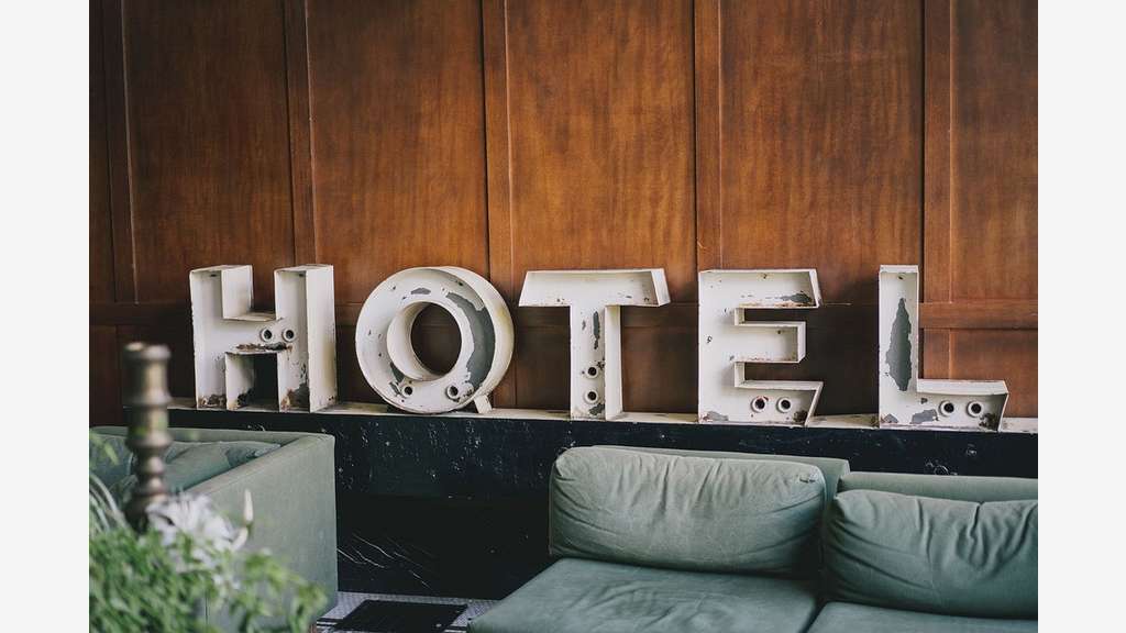 Vend Murs hôtel Château 1687m² proche de Dinard