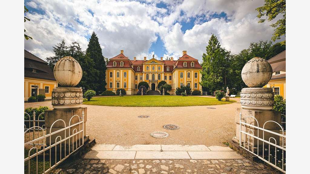 Vend Murs hôtel Château 1687m² proche de Dinard