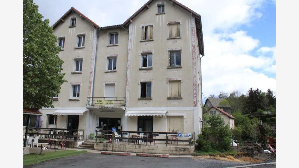 Vente ancien hôtel de 700m² à Langogne