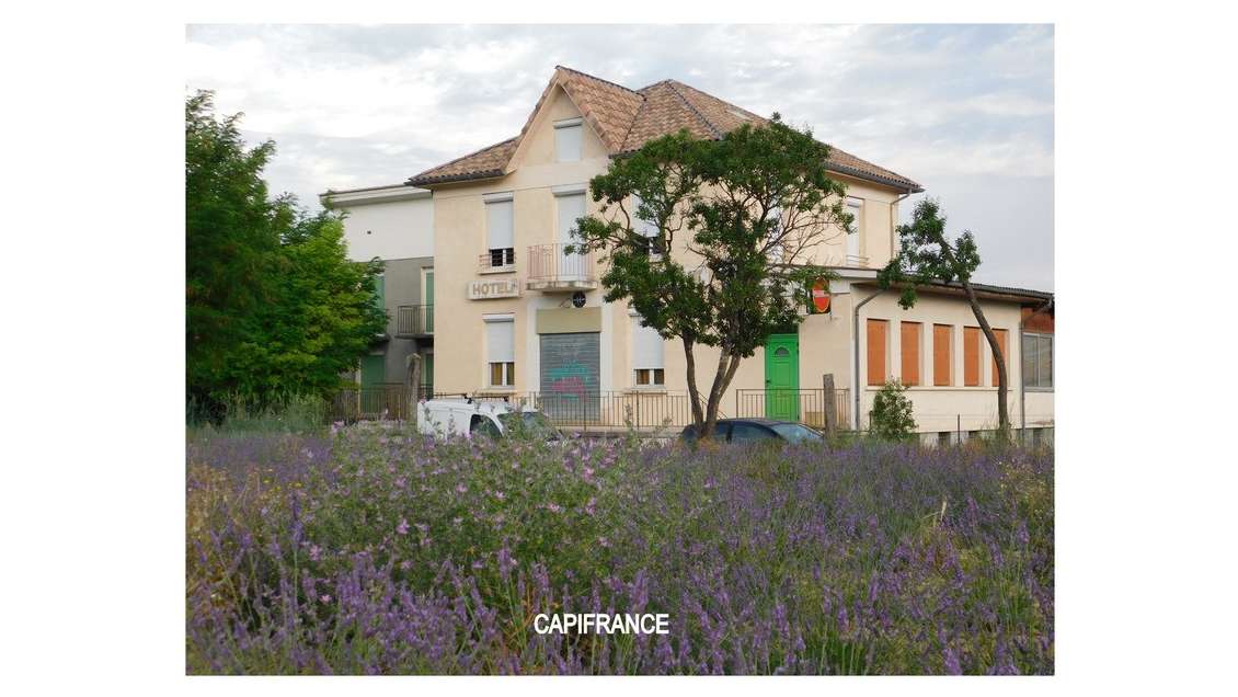 Vente murs hôtel 300m² le Chaffaut St Jurson (04)