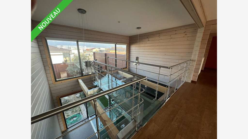 Immeuble de bureaux à vendre à Montélier