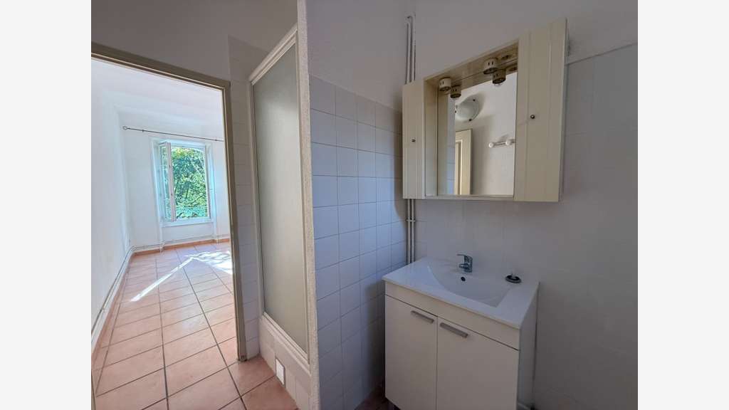 Immeuble de 200m² à vendre à Alès centre (30)