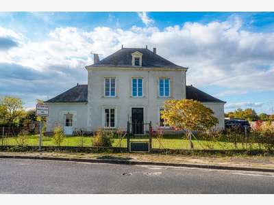 Maison de Maître rénovée 180m² à vendre à Breil
