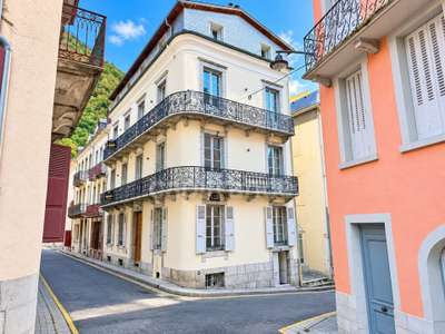 Immeuble de 240m² à vendre à Cauterets (65)