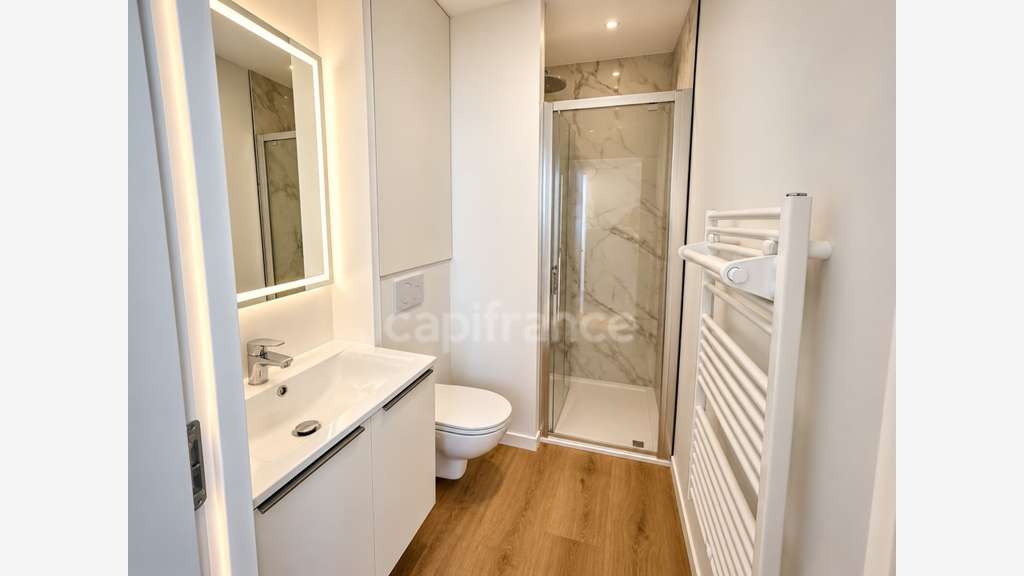 Immeuble de 240m² à vendre à Cauterets (65)