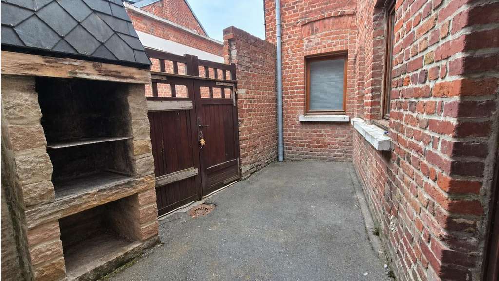 Immeuble mixte commerce et habitation -