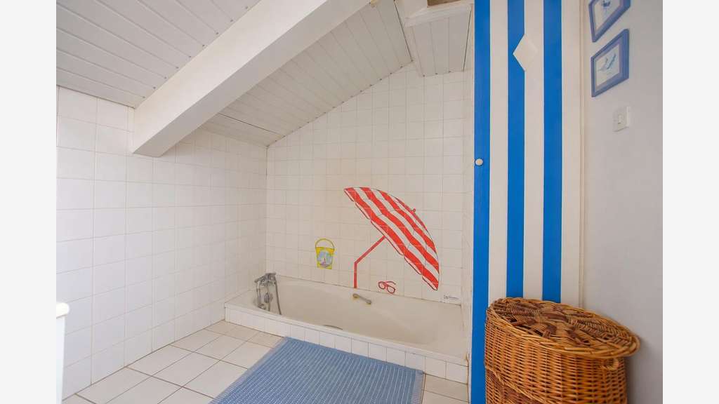Immeuble mixte commerce et habitation -