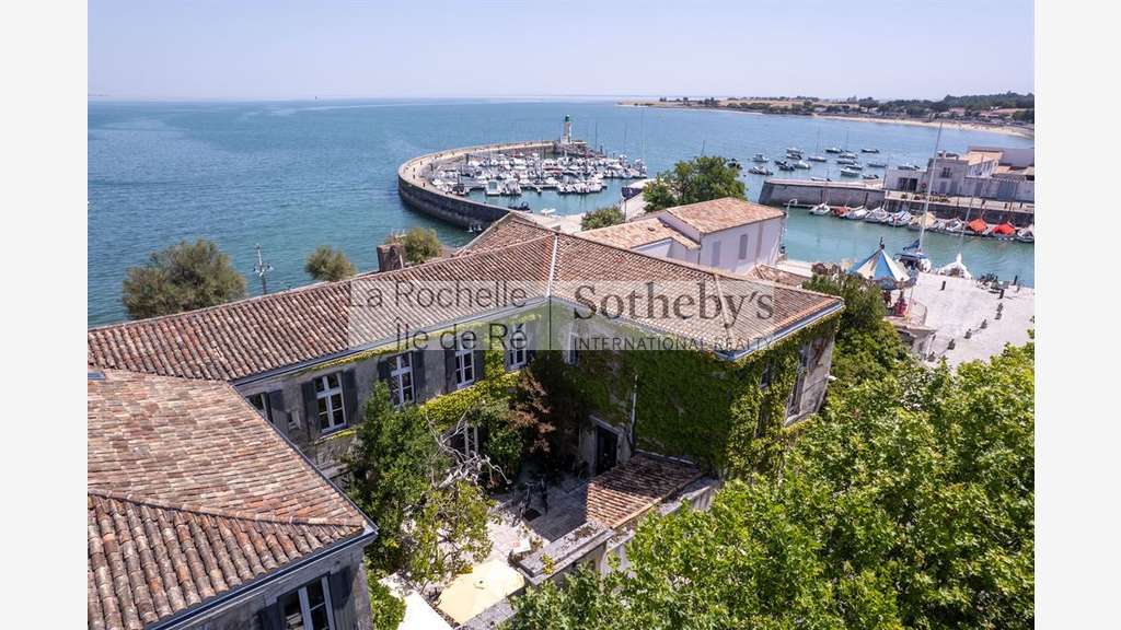 Île de Ré – La Flotte - Ensemble commercial d’e