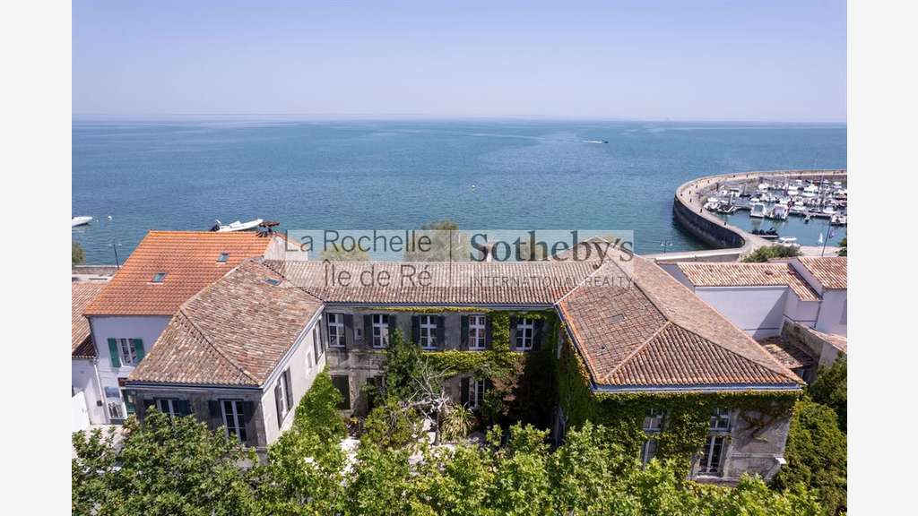 Île de Ré – La Flotte - Ensemble commercial d’e