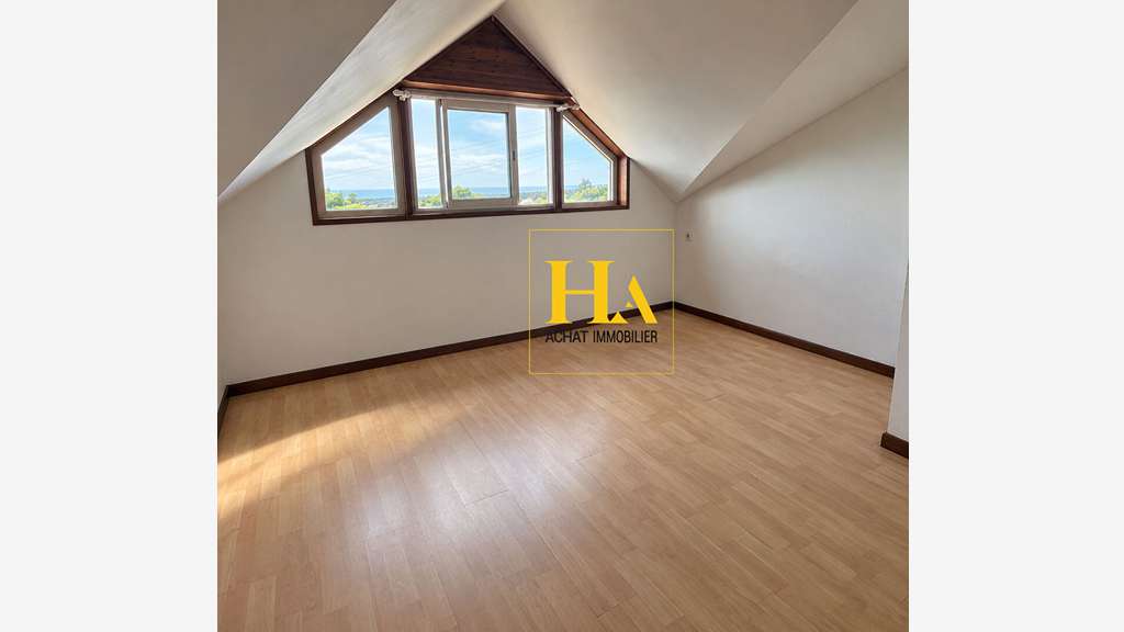 IMMEUBLE DE RAPPORT - 4 LOGEMENTS - FORT