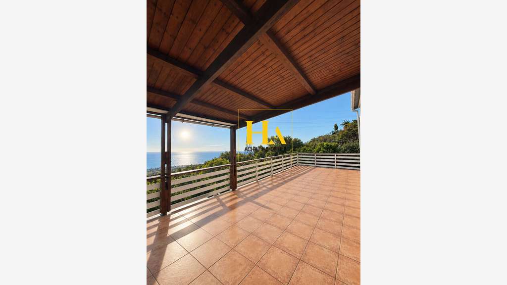 IMMEUBLE DE RAPPORT - 4 LOGEMENTS - FORT