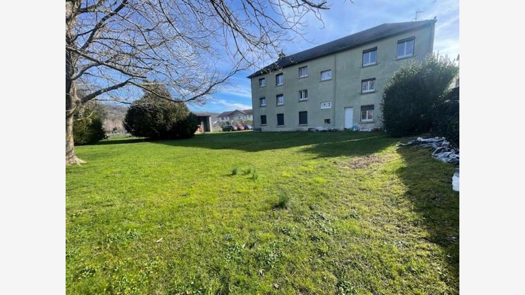 Immeuble de 460m² à vendre à Lourdes (65)