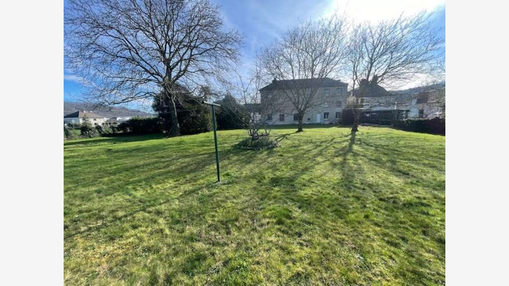 Immeuble de 460m² à vendre à Lourdes (65)
