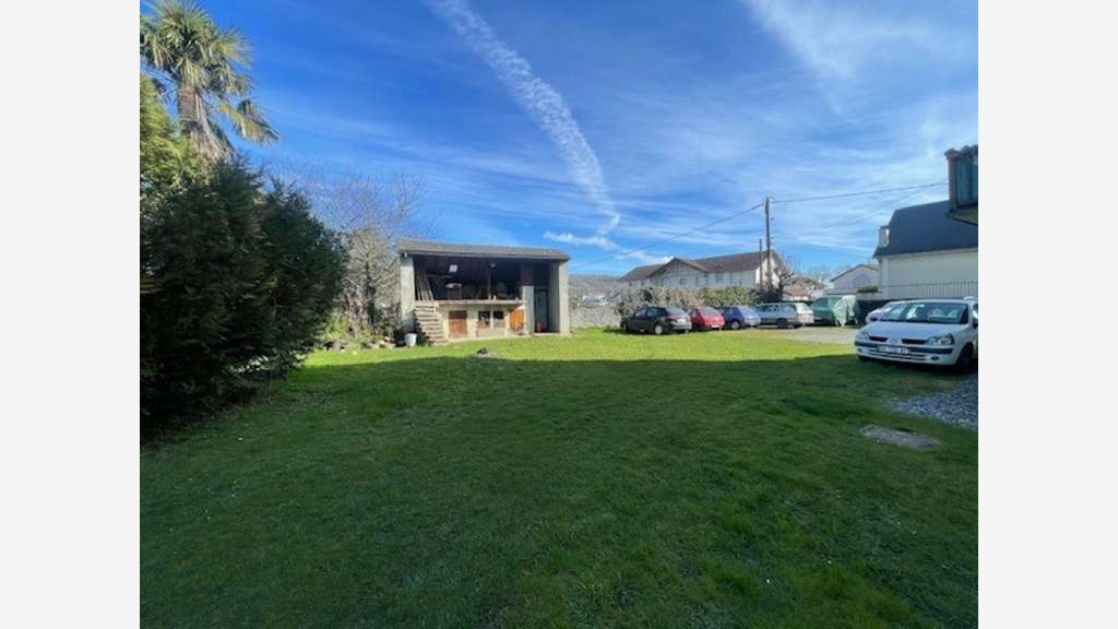 Immeuble de 460m² à vendre à Lourdes (65)