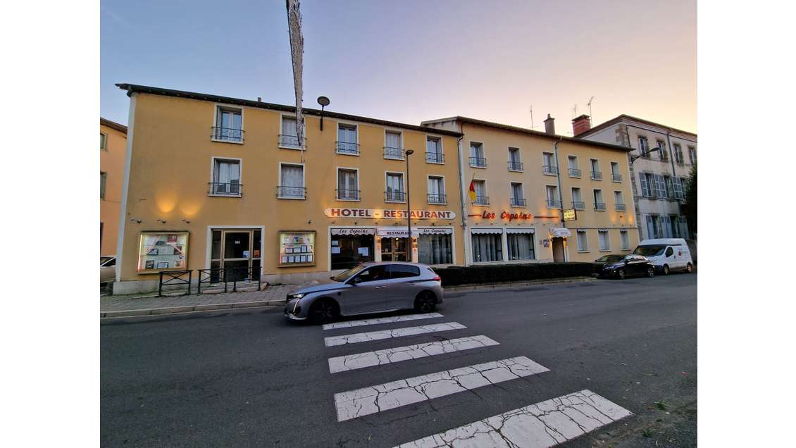Vente immeuble hôtel restaurant 860m² à Ambert