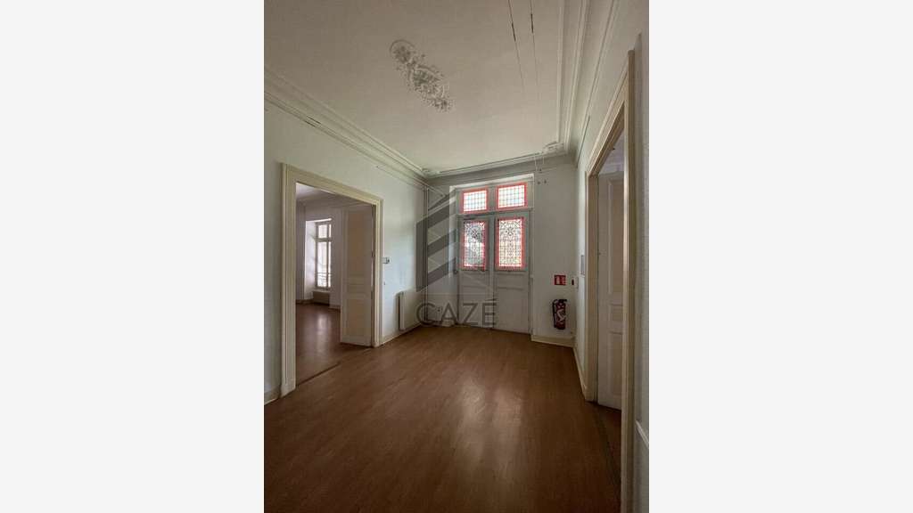 Maison de maitre usage de bureaux à vendre à Pau