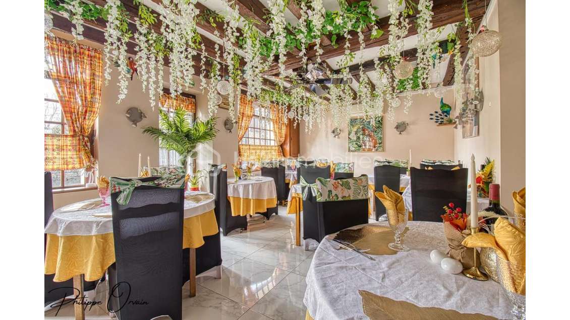 Immeuble avec restaurant centre-ville de Varreddes