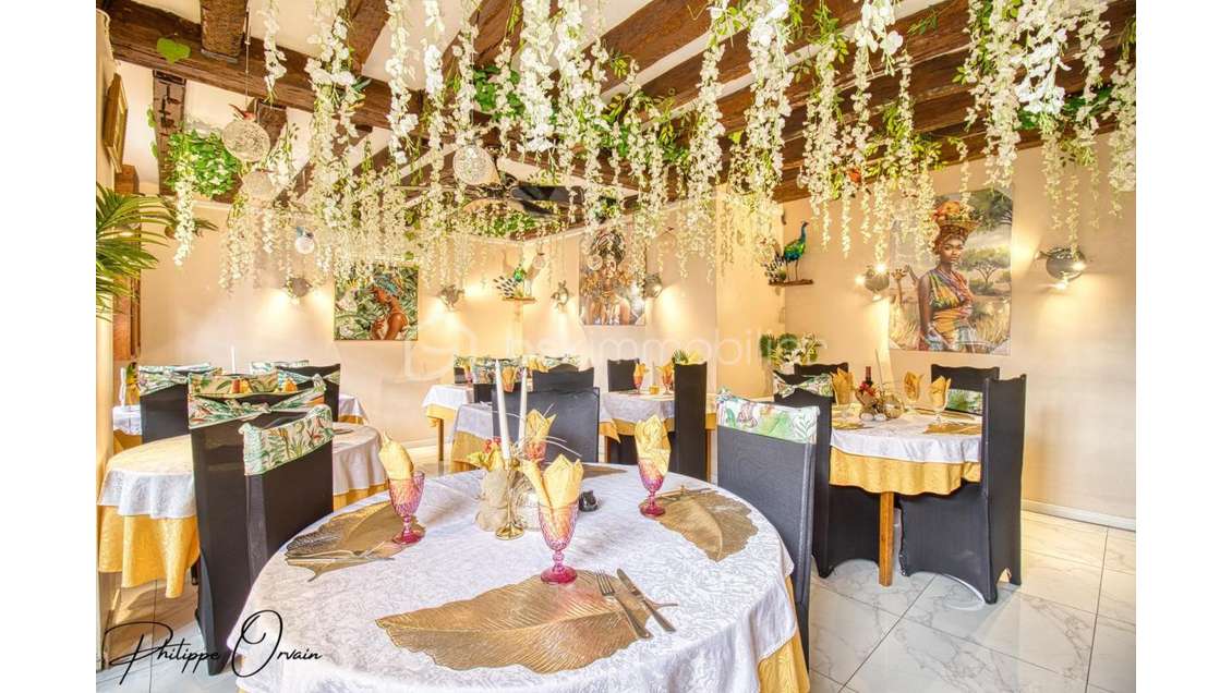 Immeuble avec restaurant centre-ville de Varreddes