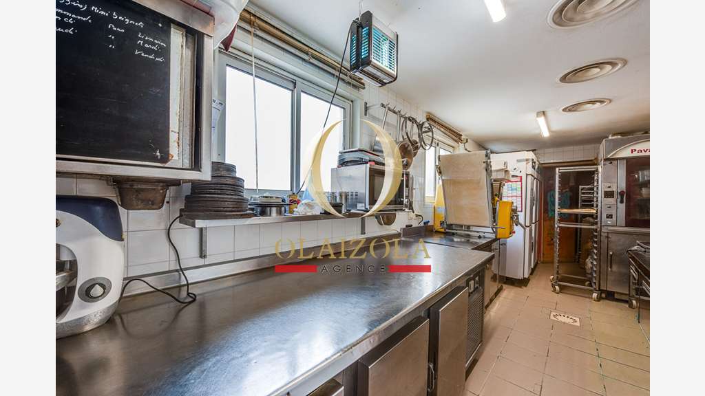 Vente immeuble avec appart et local proche Bidart
