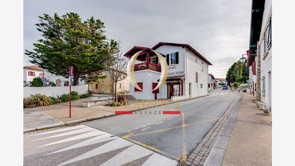 Vente immeuble avec appart et local proche Bidart
