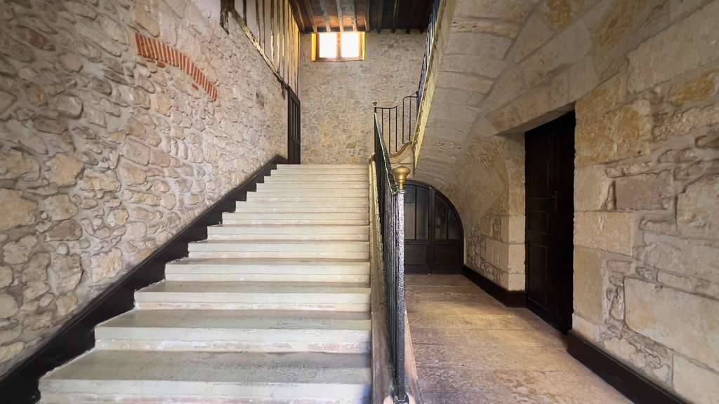 Cède Immeuble de caractère 1100m²au coeur de Auch