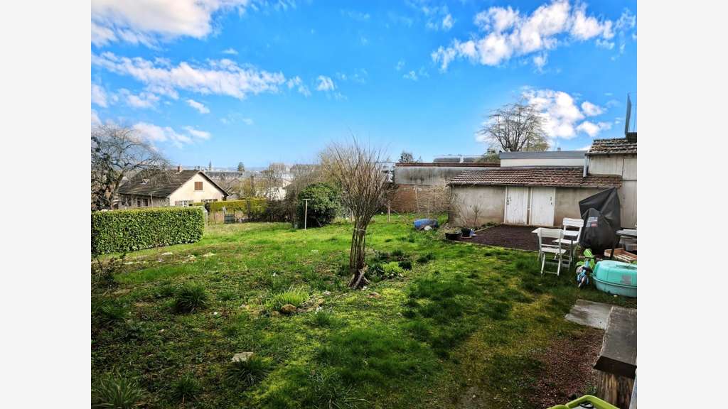 Ensemble immobilier loué à vendre à Autun
