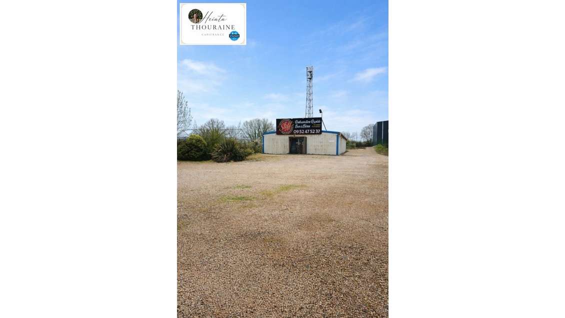 AV bâtiment polyvalent  180m² sur 3000m² à Azay