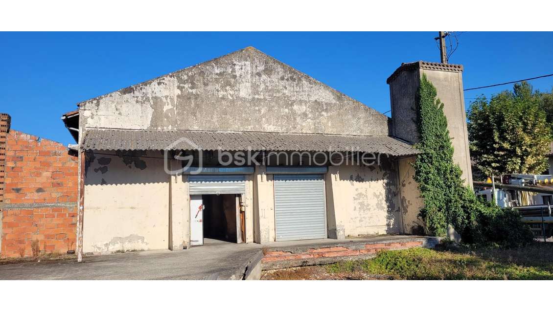 AV local professionnel 320m² à Beaumont-de-Lomagne