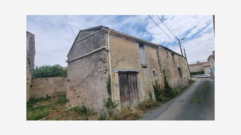 A vendre bâtiment à restaurer Bernay Saint Martin