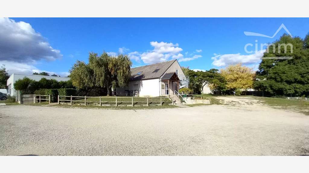 Vente immeuble polyvalent de 263m² à Blois Nord