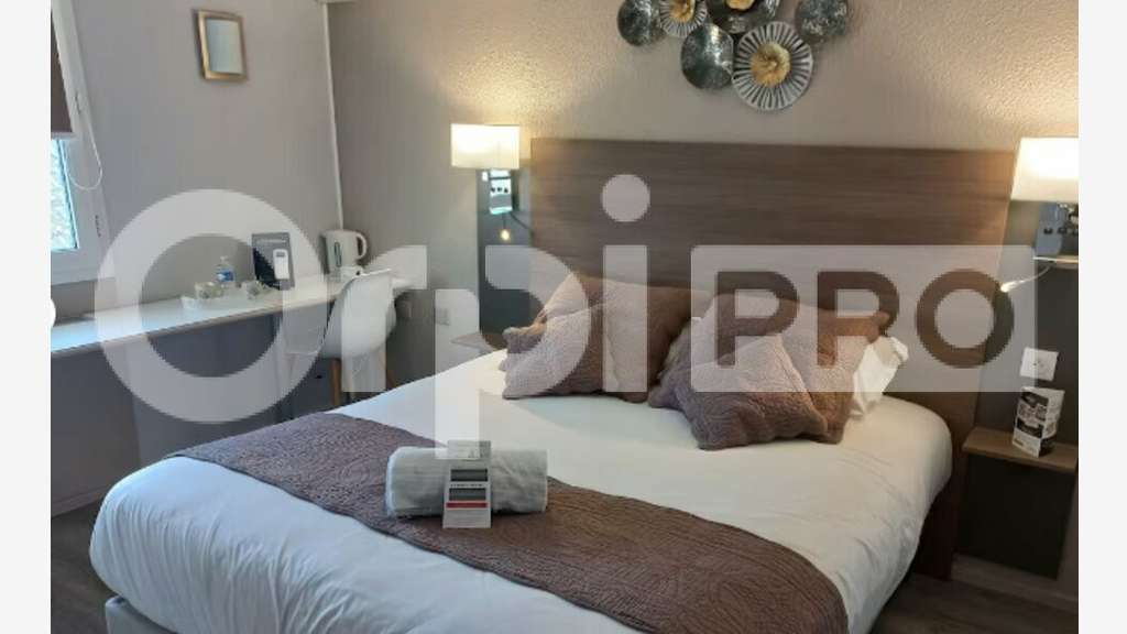 MURS et FONDS HOTEL