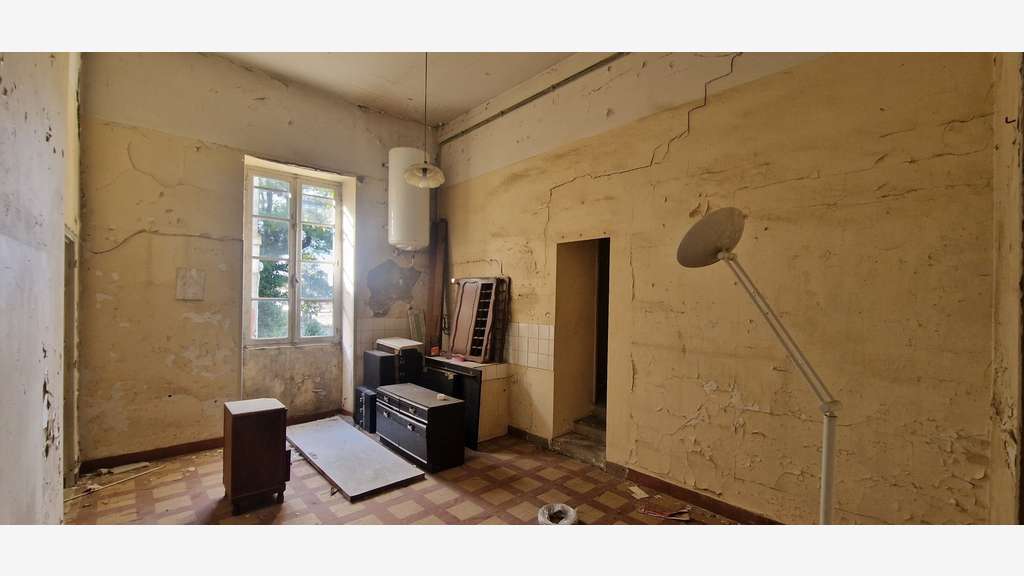 Vente immeuble 352m² à restaurer à Cazaubon (32)