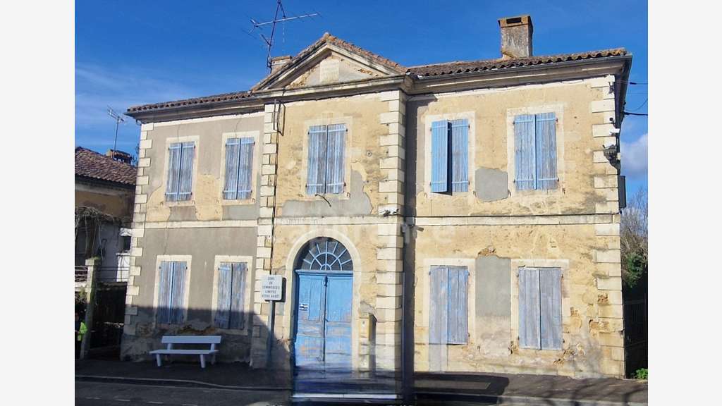 Vente immeuble 352m² à restaurer à Cazaubon (32)