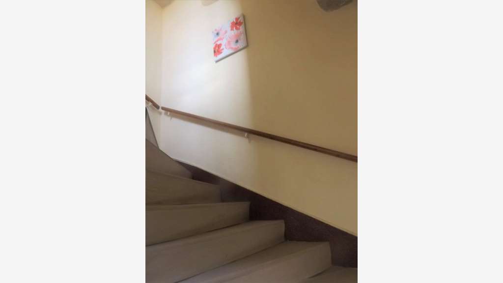 Confolens - deux appartements, magasin et cour -