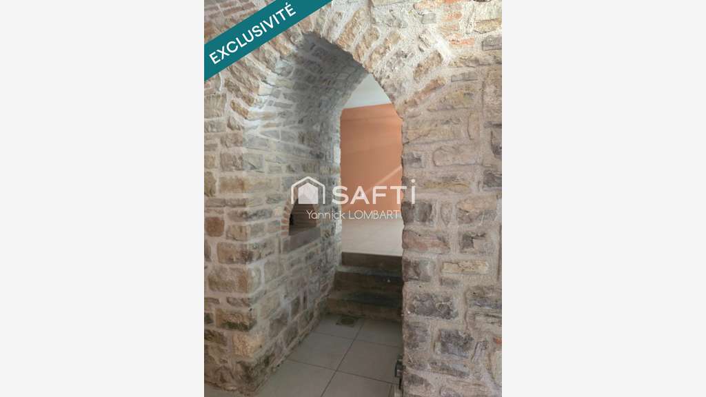 Immeuble (5 apparts) + local commercial à Cordes